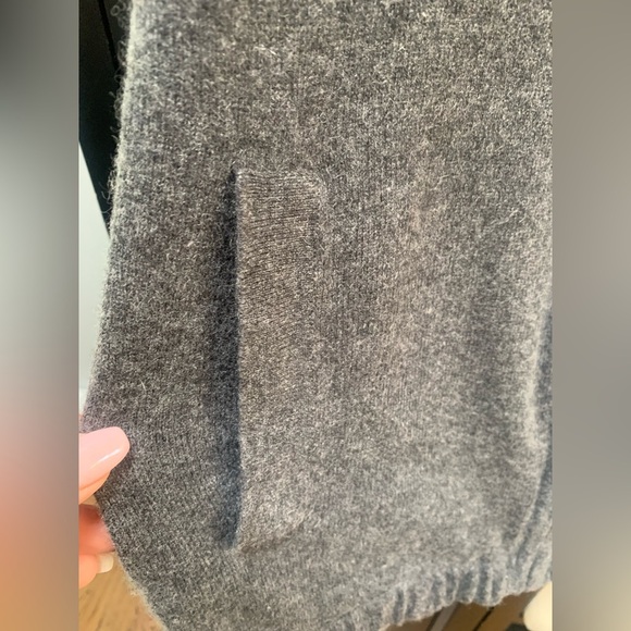 Lord & Taylor 100% Cashmere sweater size XL - Picture 5 of 8